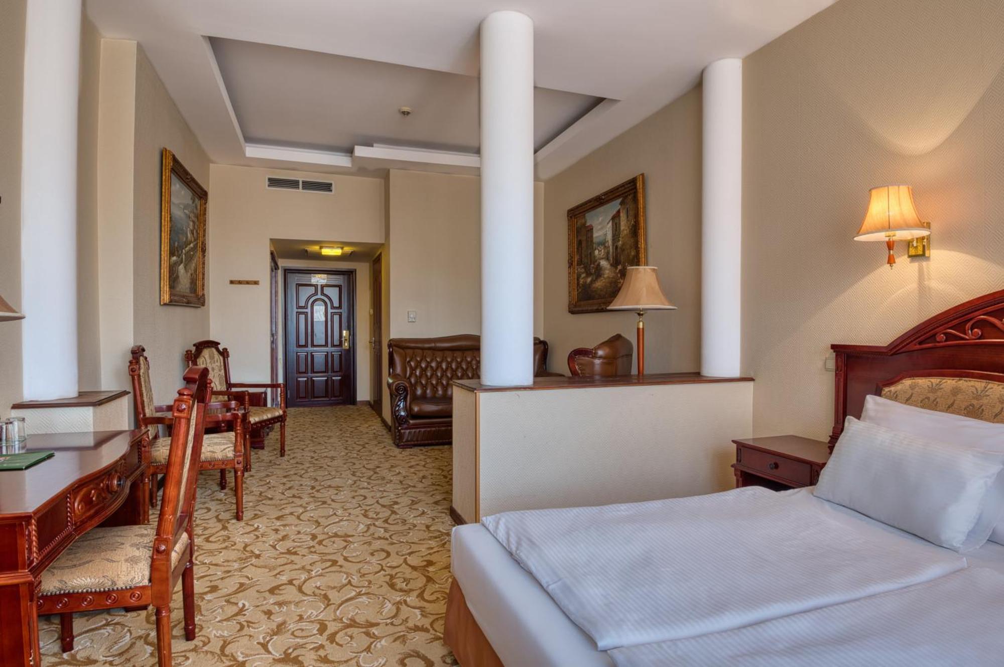Hotel Bellevue Эстергом Номер фото