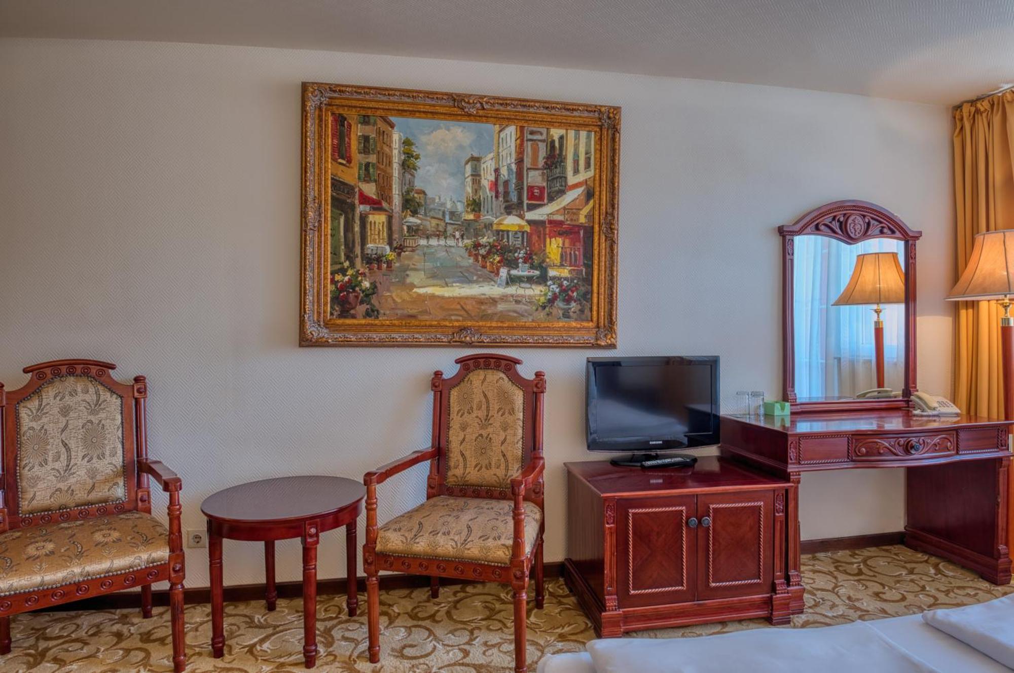Hotel Bellevue Эстергом Экстерьер фото