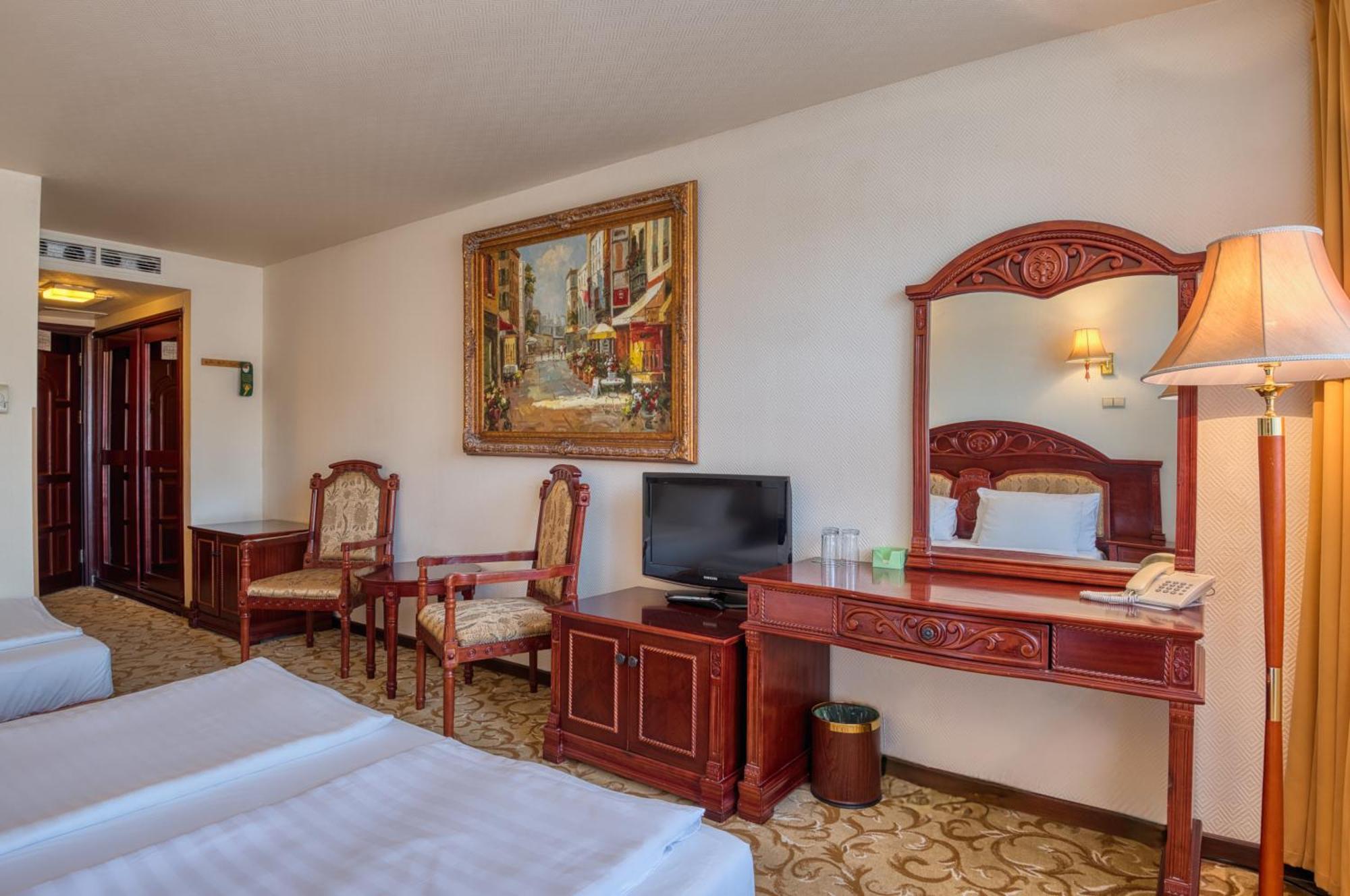 Hotel Bellevue Эстергом Экстерьер фото