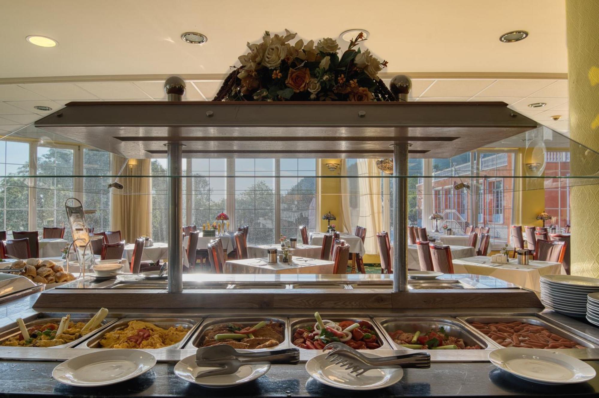 Hotel Bellevue Эстергом Экстерьер фото