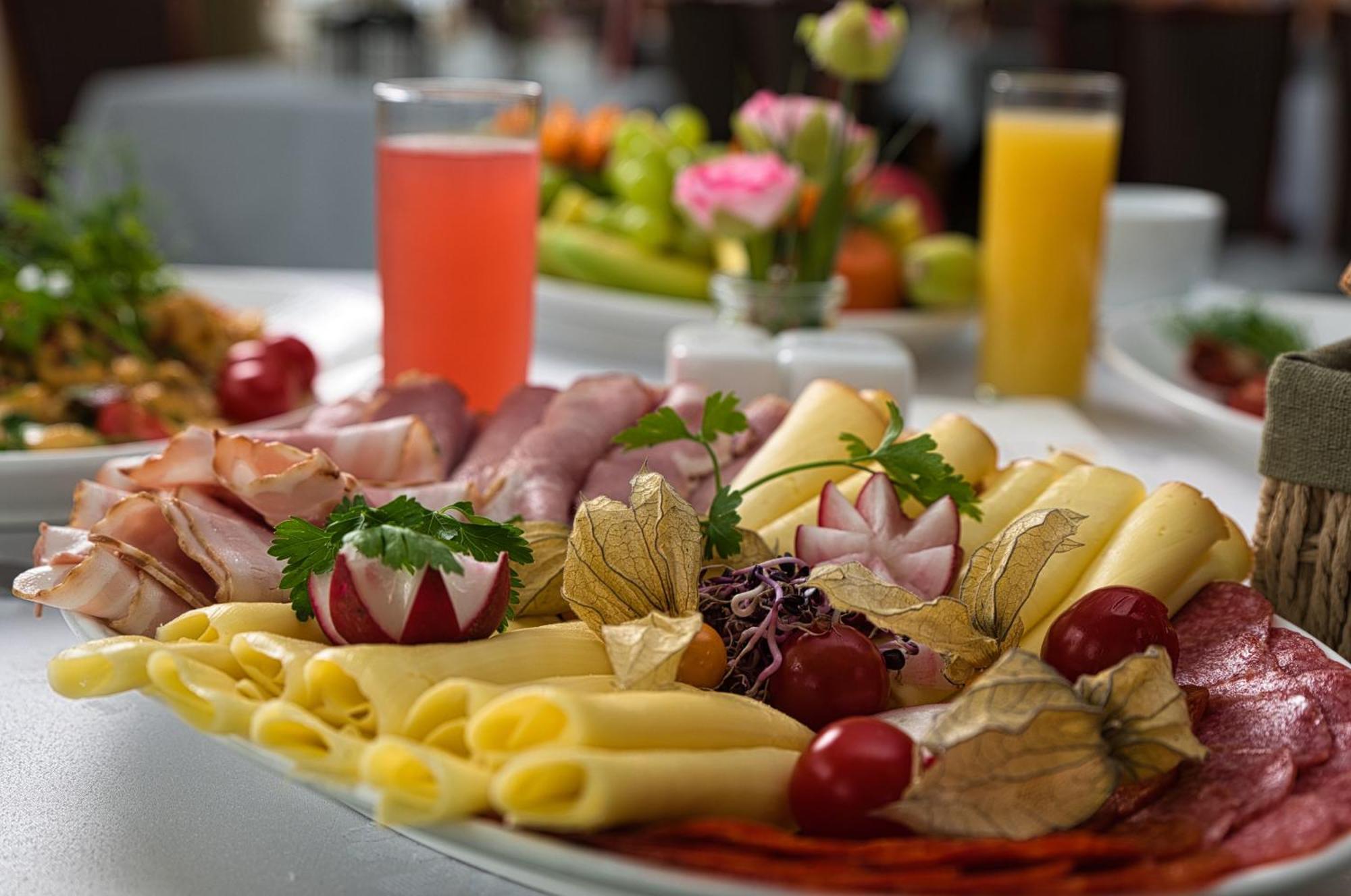 Hotel Bellevue Эстергом Экстерьер фото