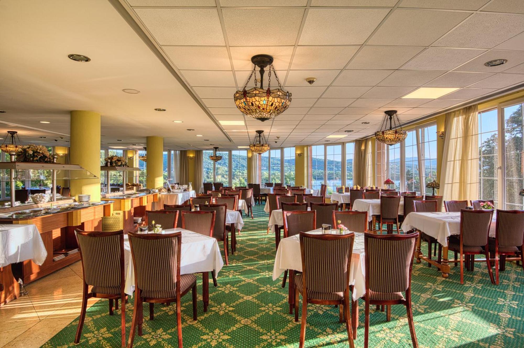 Hotel Bellevue Эстергом Экстерьер фото