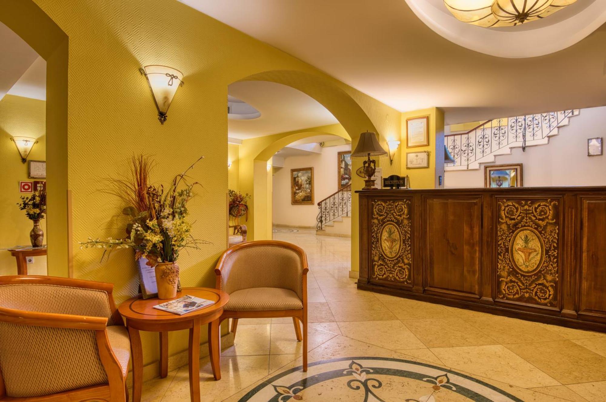 Hotel Bellevue Эстергом Экстерьер фото