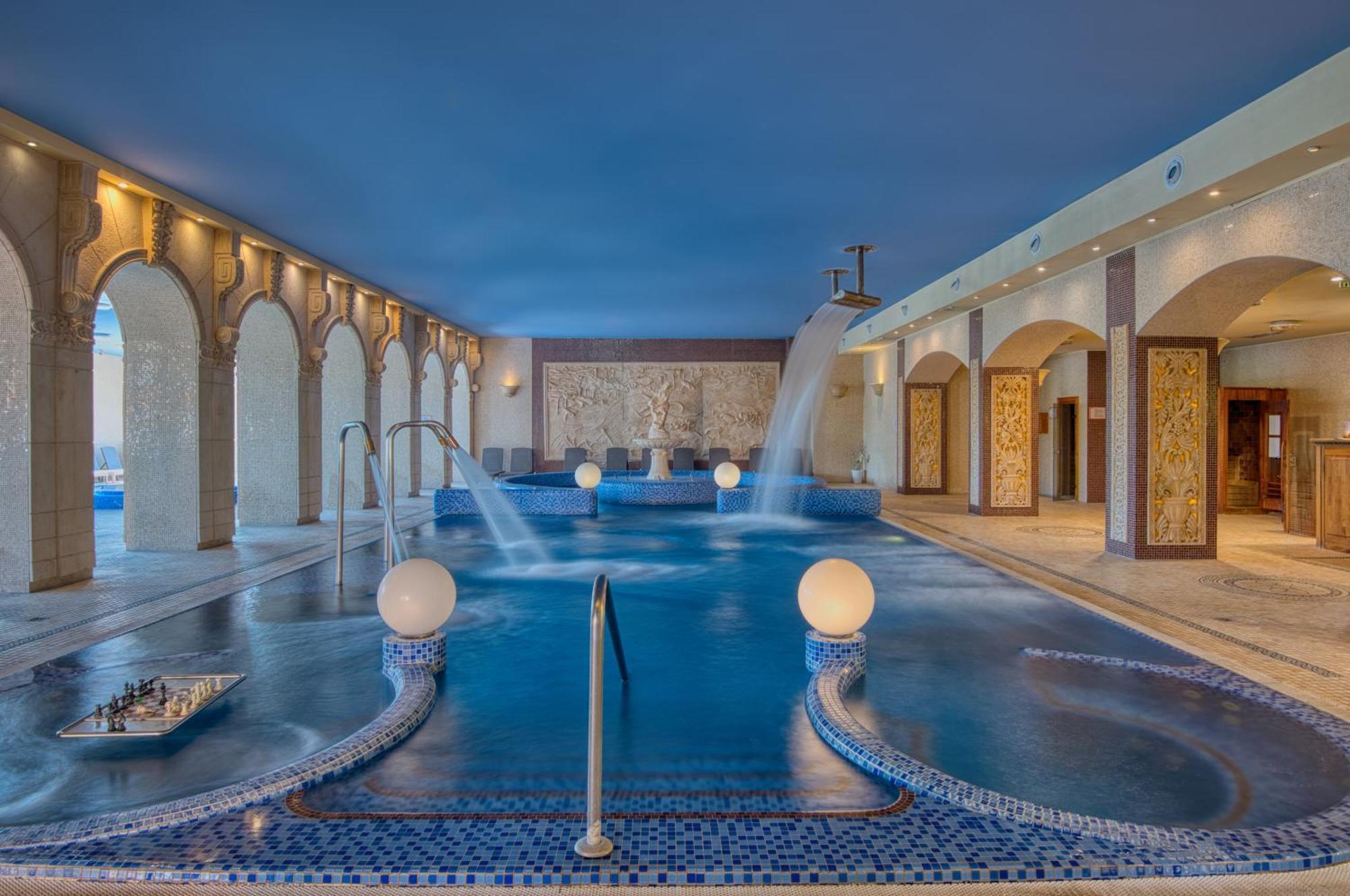 Hotel Bellevue Эстергом Экстерьер фото